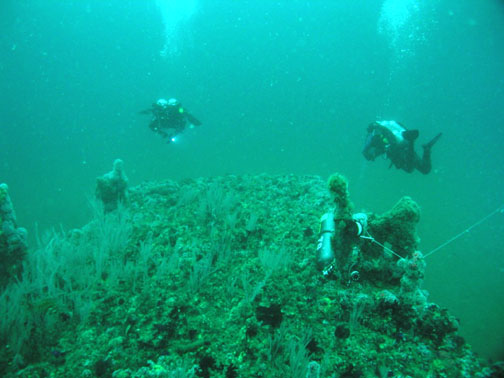 divers on the stern
